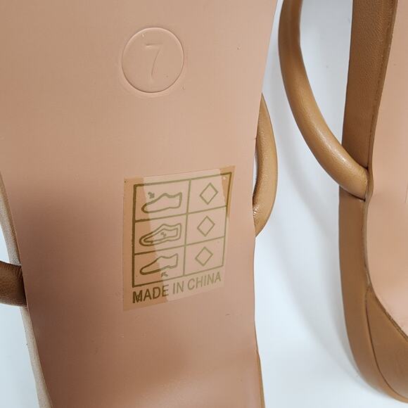 PRETTYLITTLETHING Heels Women 7 Tan Extreme Square Toe Tan Twin Strap Sandal - Picture 9 of 9